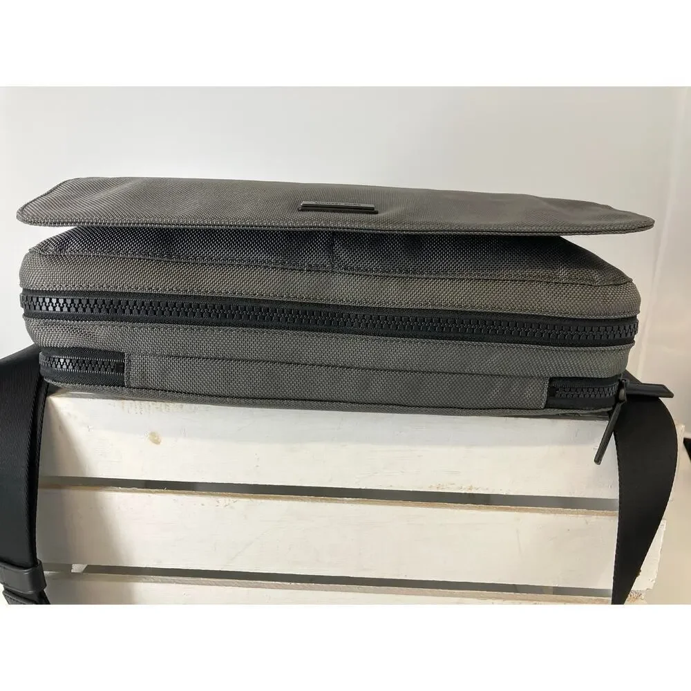 MICHAEL KORS NWT PARKER LG CHARCOAL CANVAS MESSANGER BAG